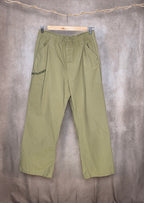 Pantaloni a gamba dritta con vita elasticizzata