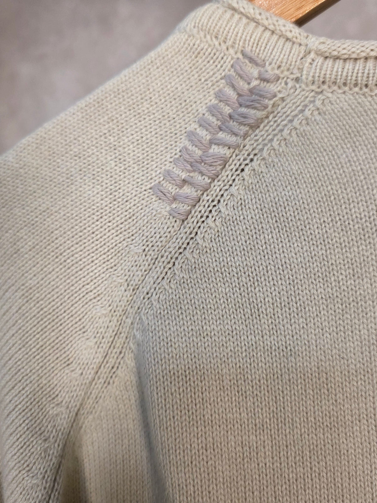 Maglione girocollo in cotone color crema