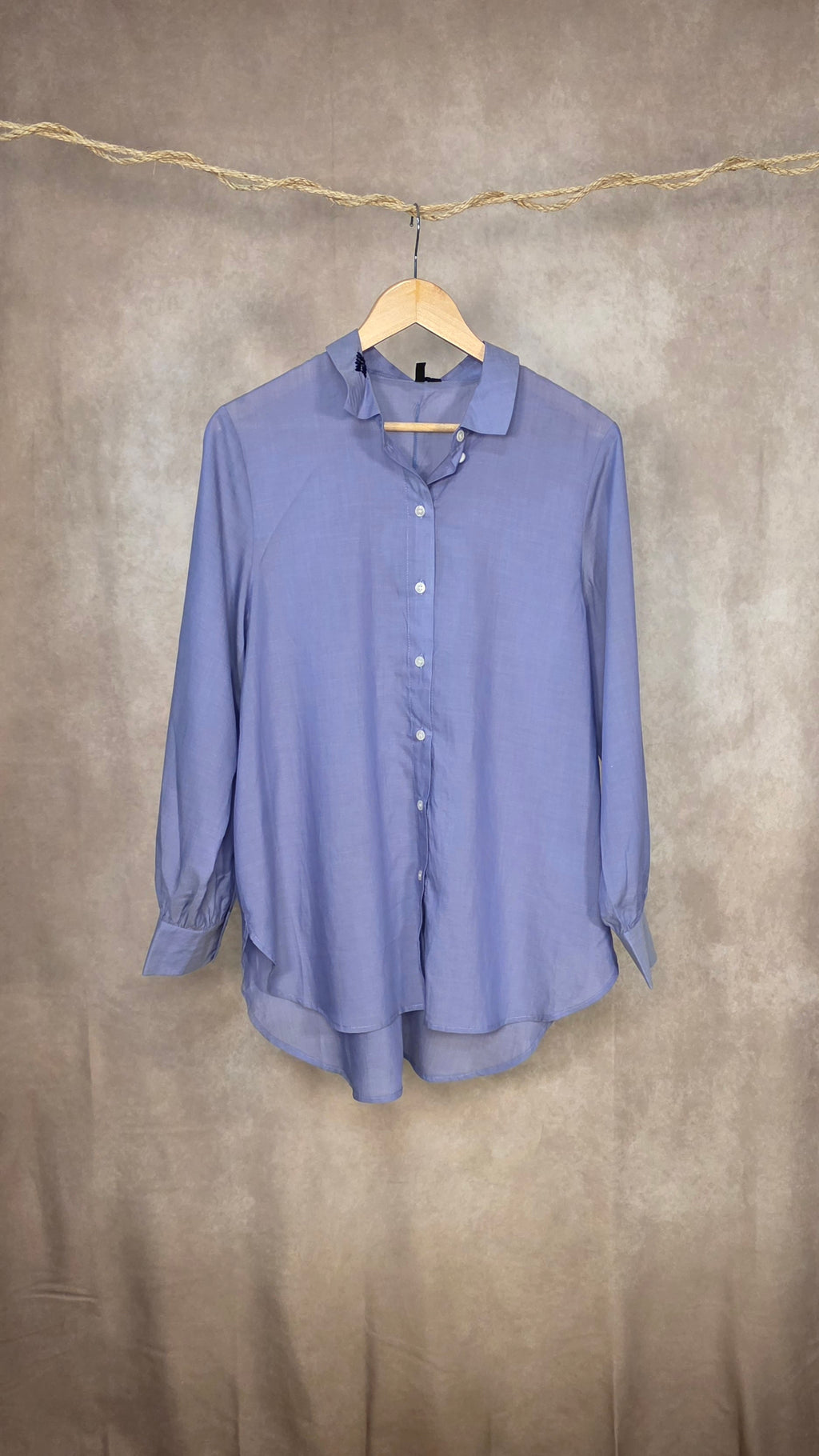 Camicia effetto velato in tessuto leggero