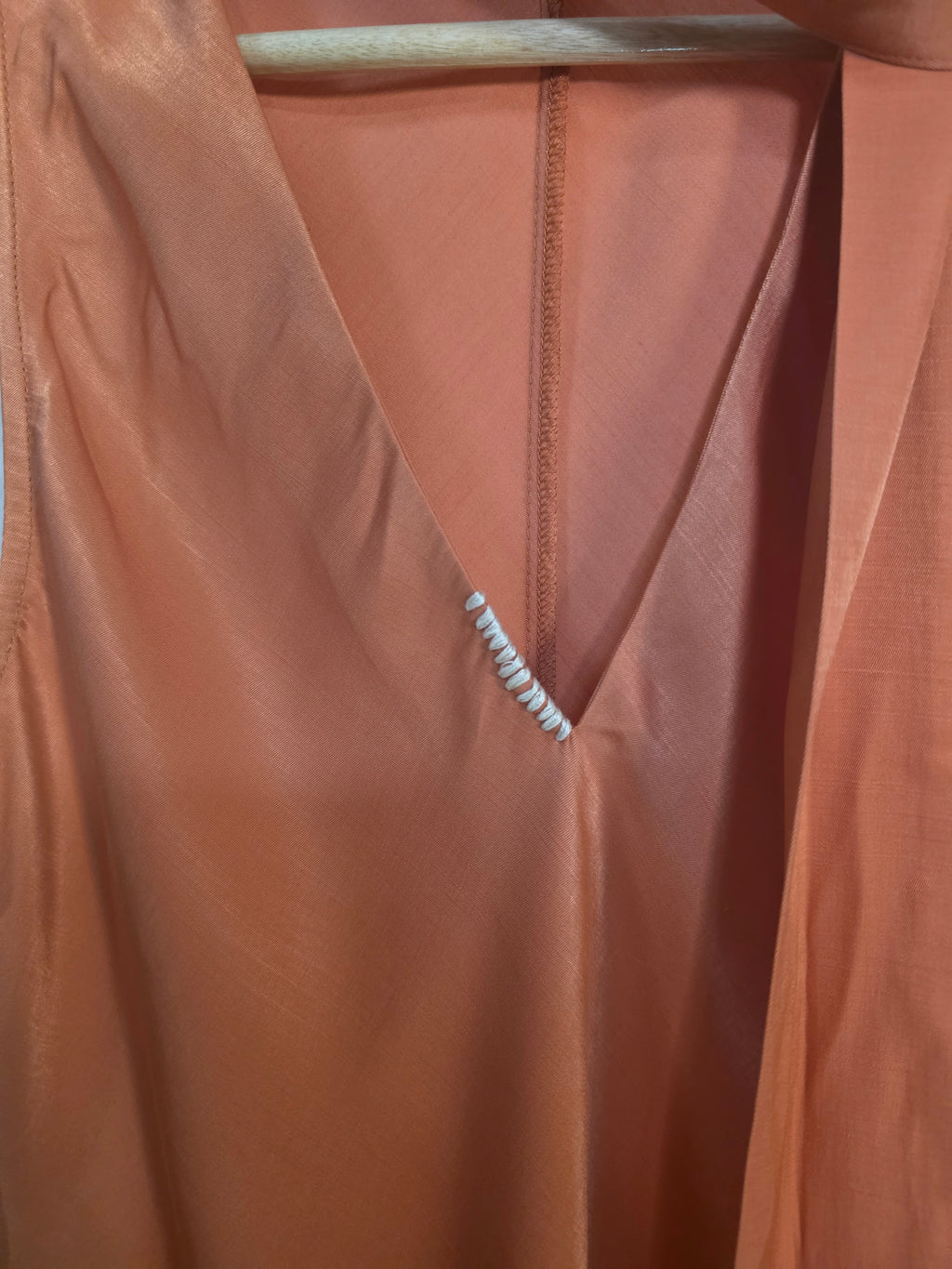 Top satinato con fiocco