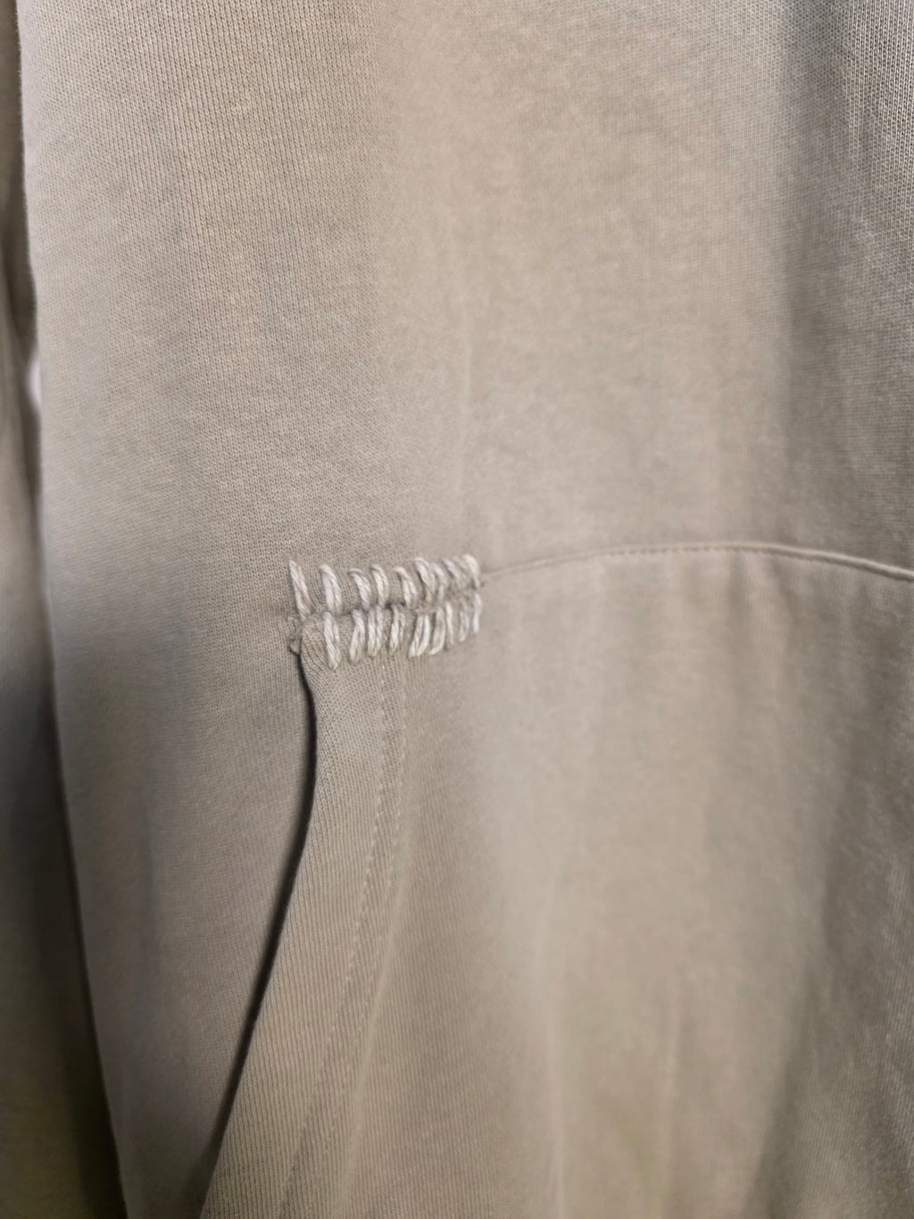 Felpa con cappuccio beige in misto cotone