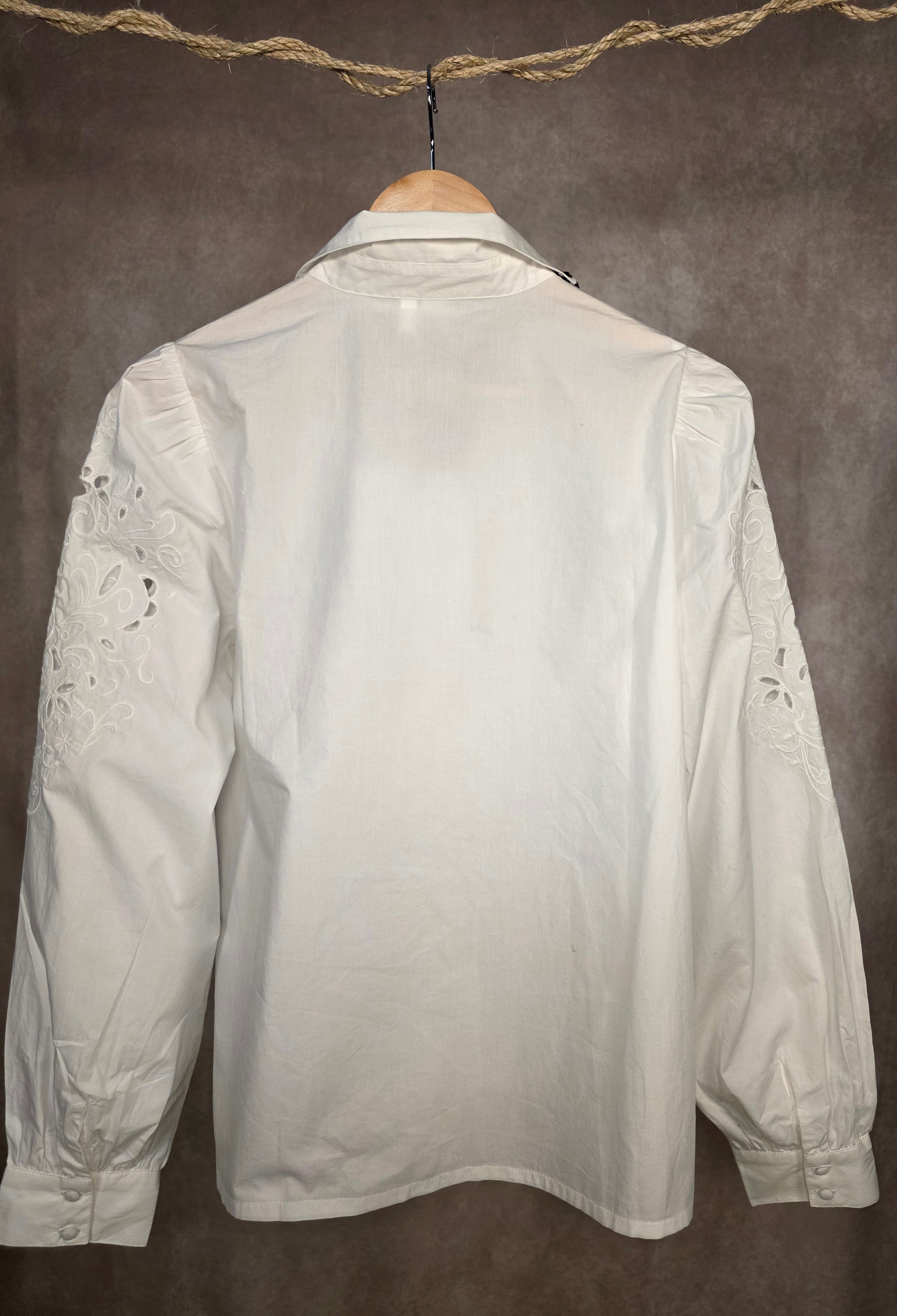 Camicia con dettagli cut-out