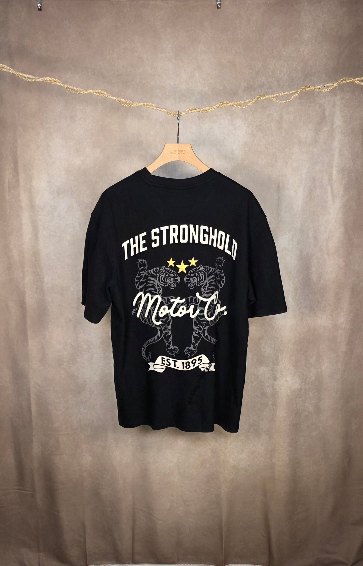 T-shirt nera relaxed fit