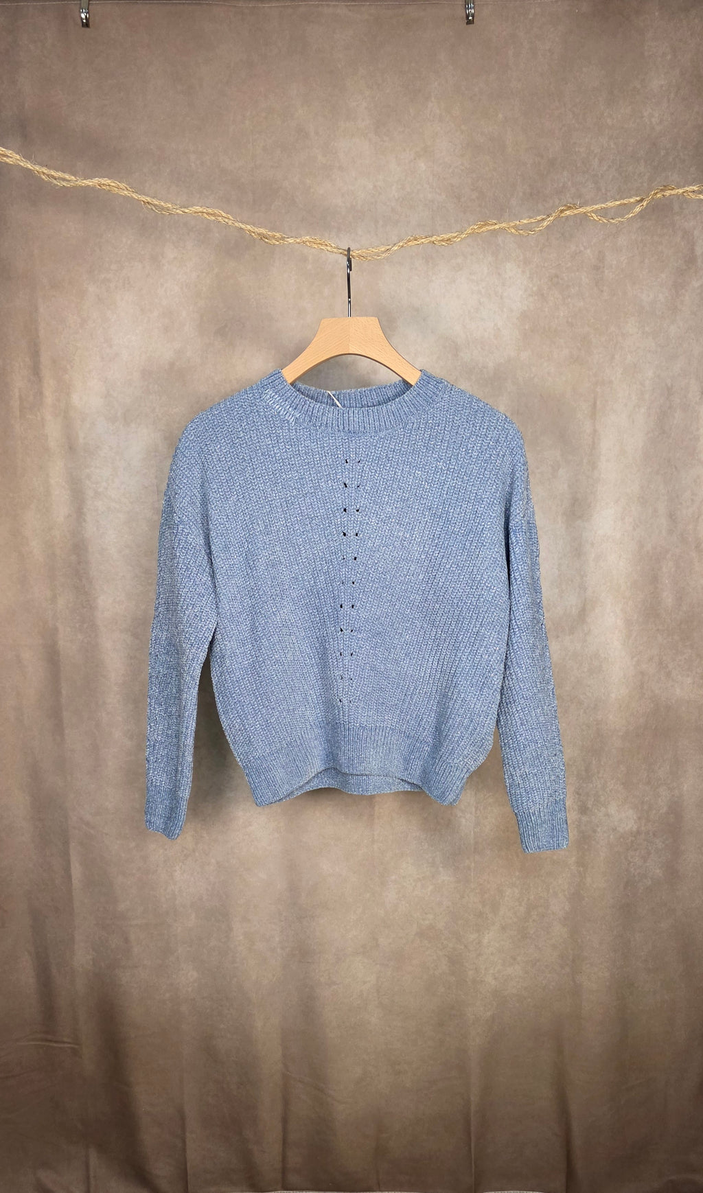 Maglione intrecciato con dettagli traforati