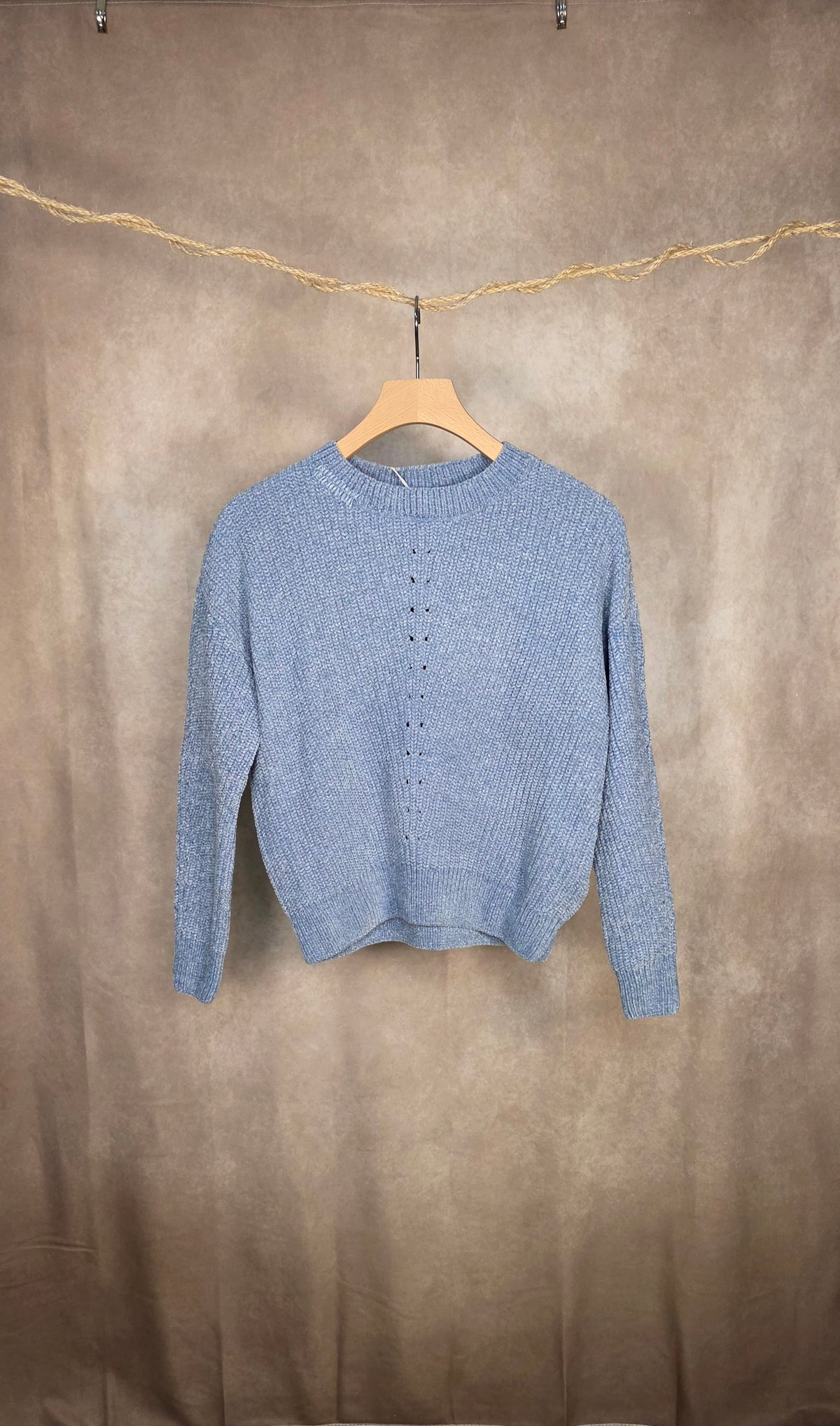 Maglione intrecciato con dettagli traforati