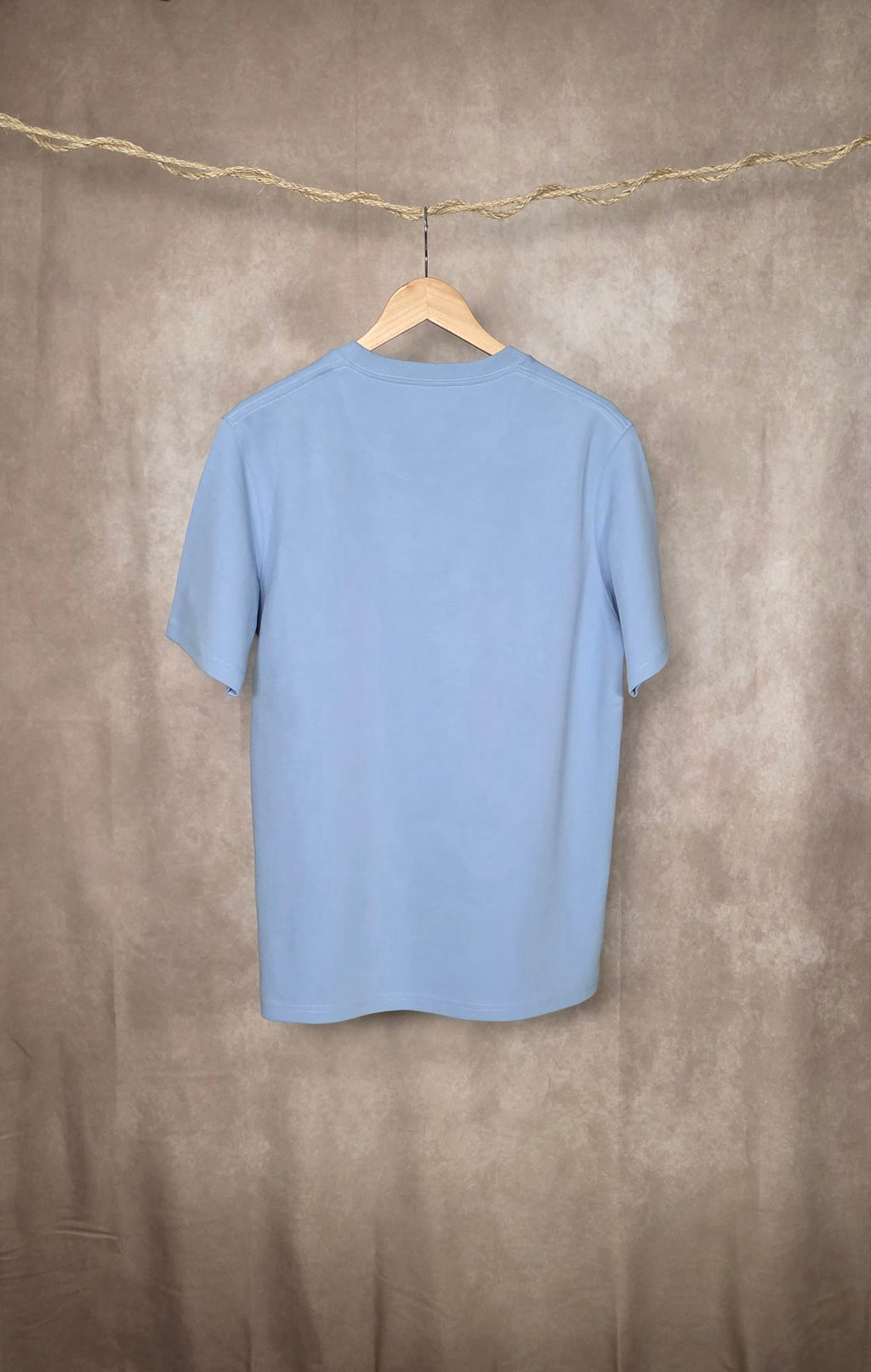 T-Shirt azzurra in misto cotone