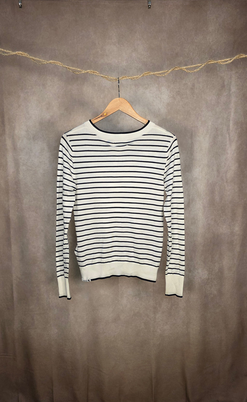 Maglia a righe con scollo rotondo