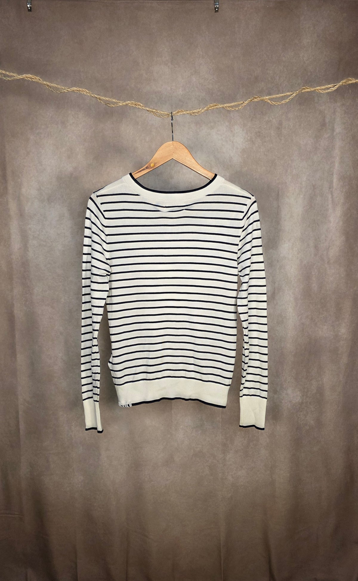 Maglia a righe con scollo rotondo