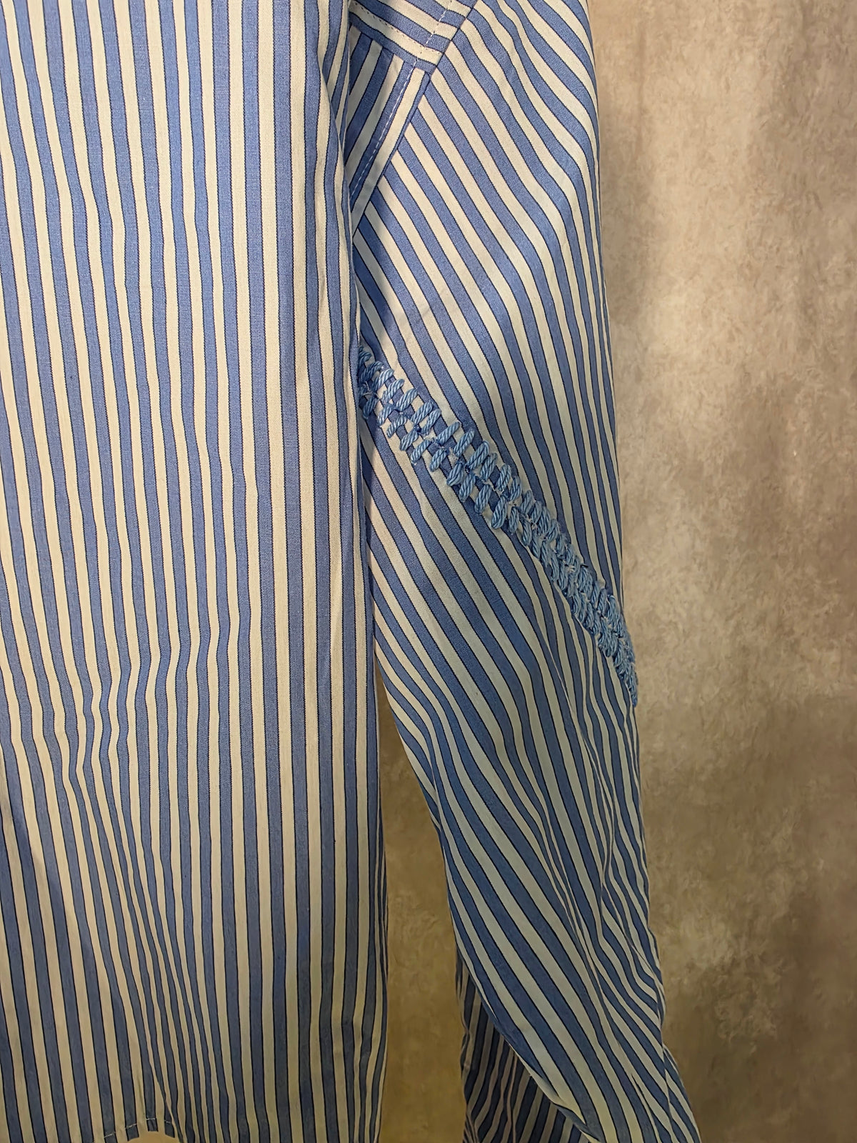 Camicia cropped a righe gessate