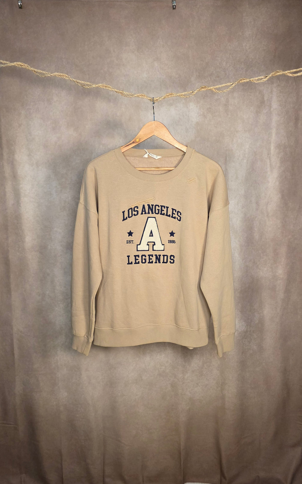 Felpa beige con grafica college