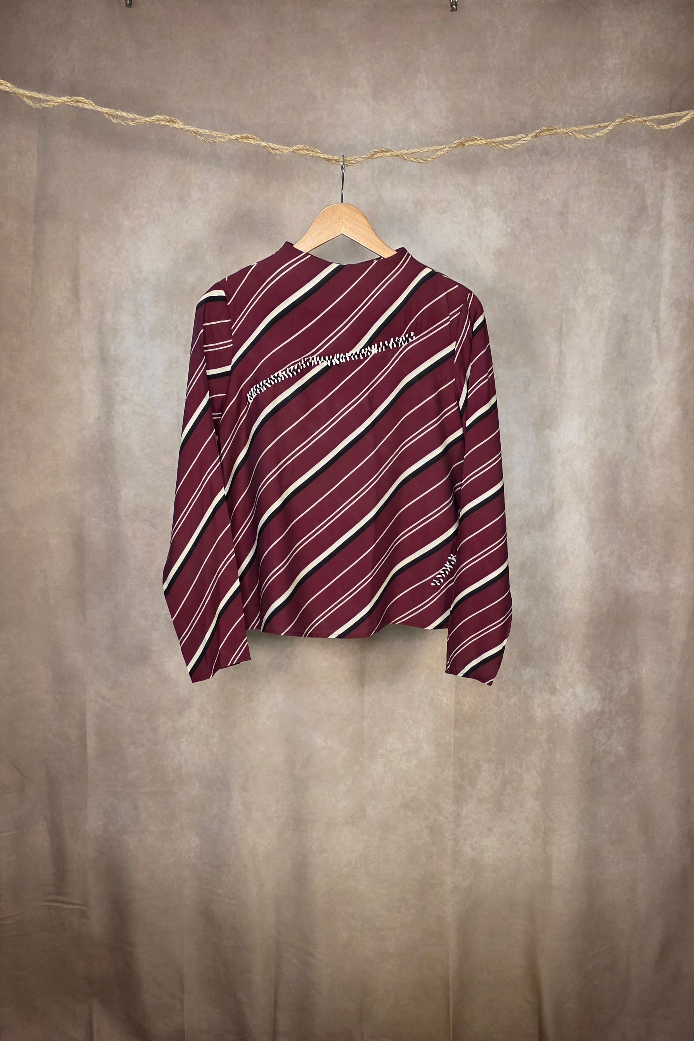 Camicia a righe diagonali bordeaux
