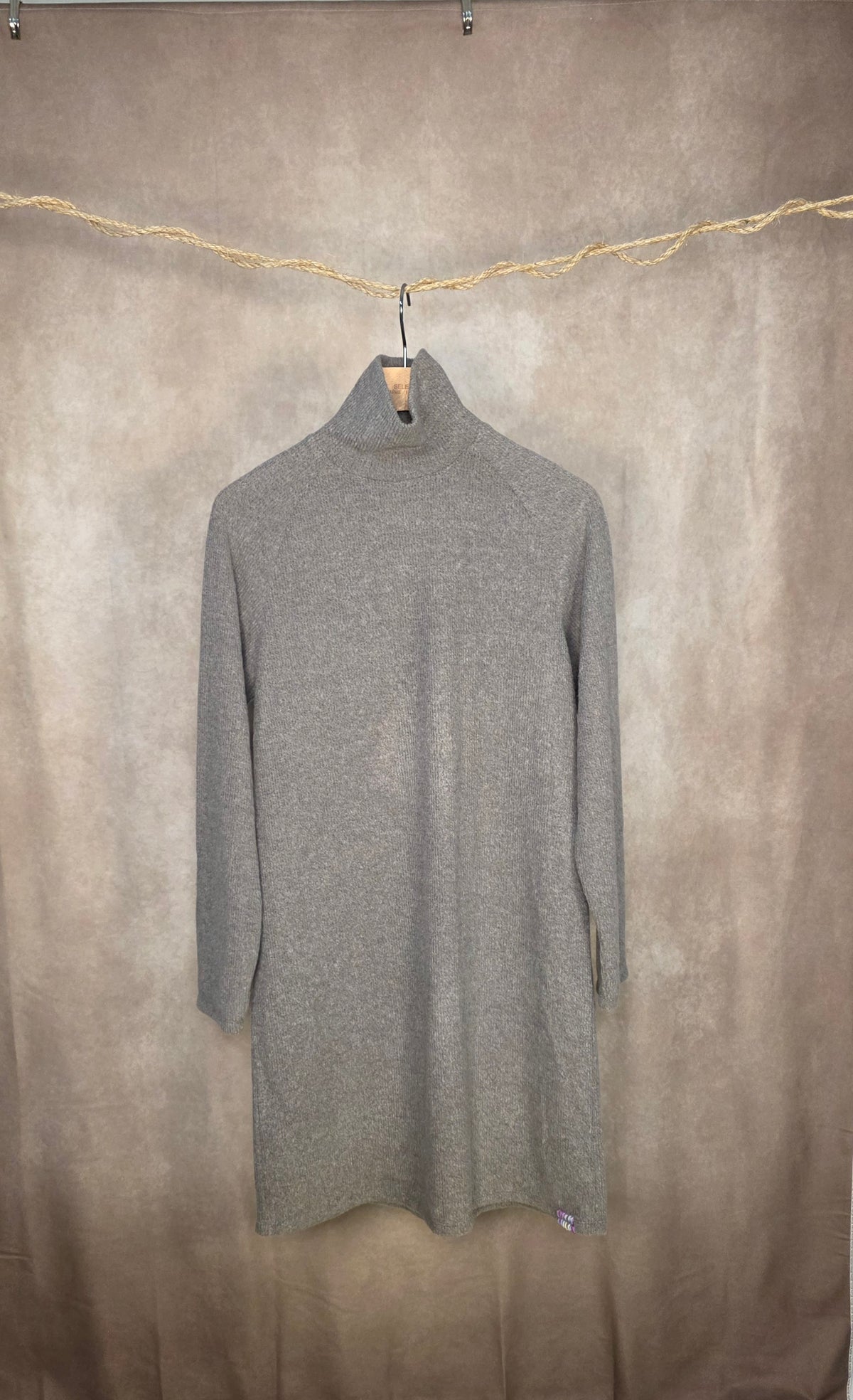 Abito dolcevita in maglia morbida