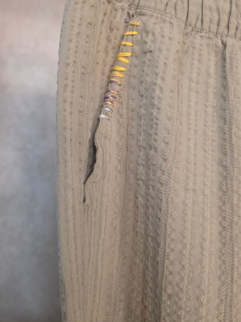 Pantaloni leggeri a palazzo