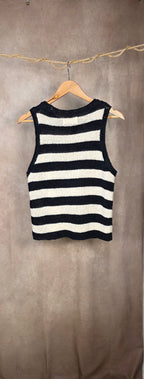 Top smanicato in maglia