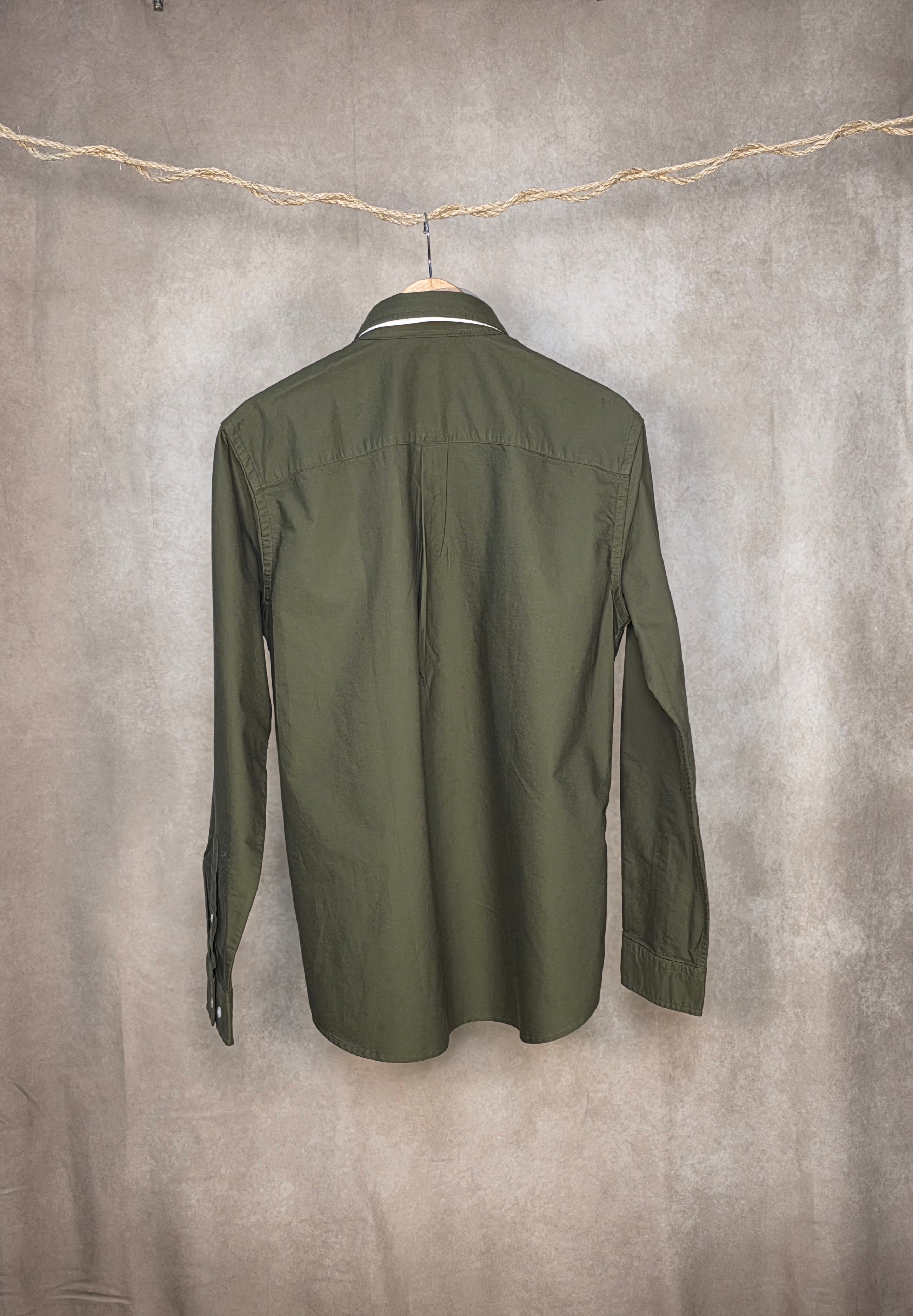 Camicia verde oliva di cotone