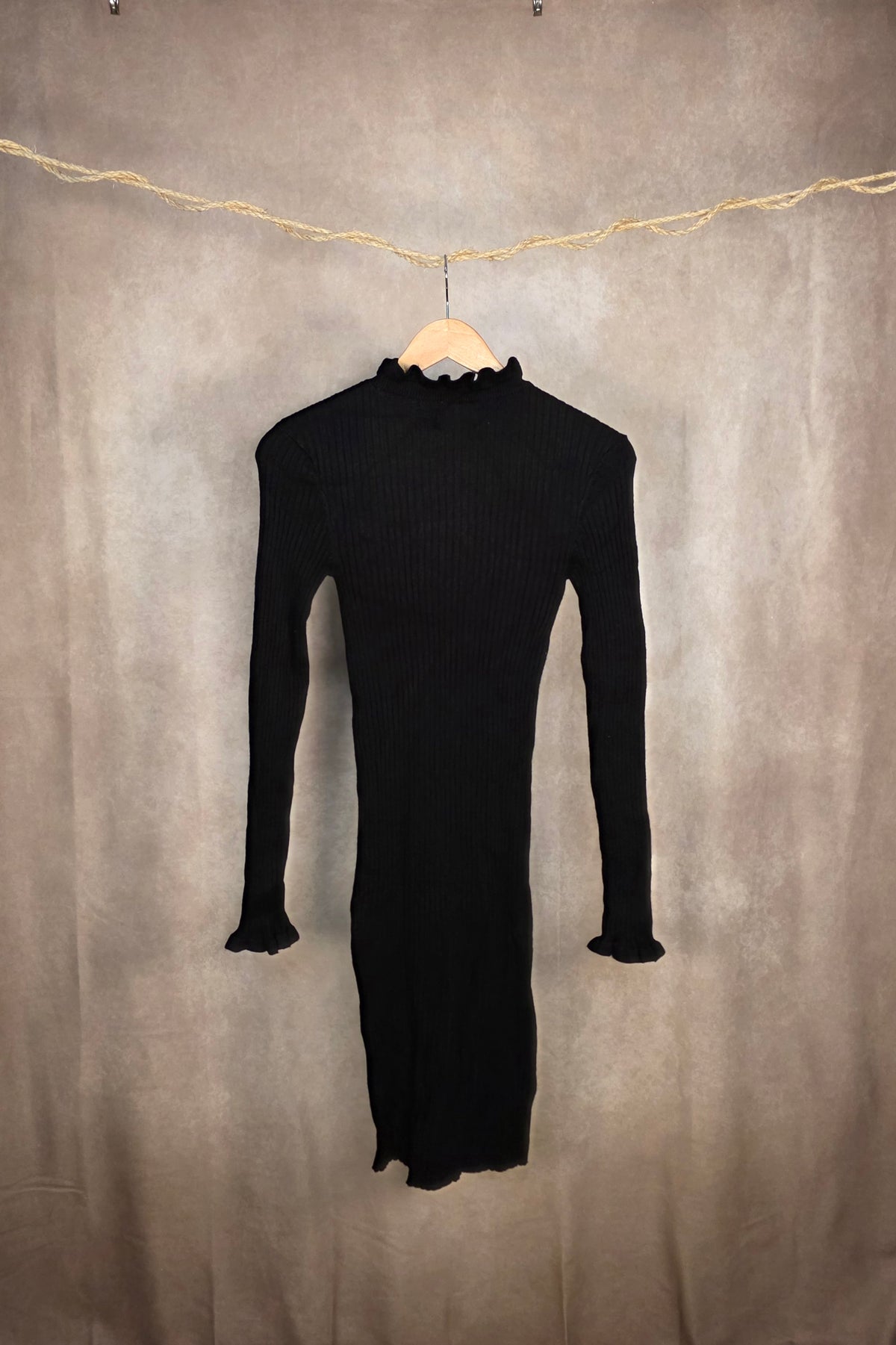 Abito mini nero in maglia
