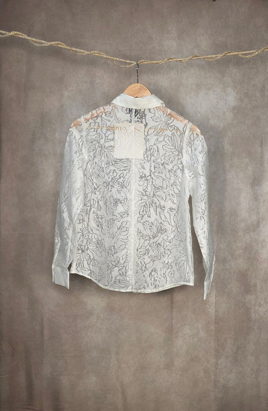 Camicia bianca trasparente
