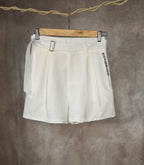Shorts con fibbia