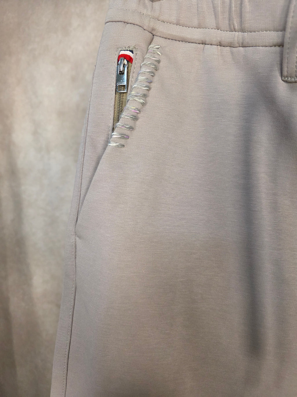 Pantaloni in misto cotone grigio tortora