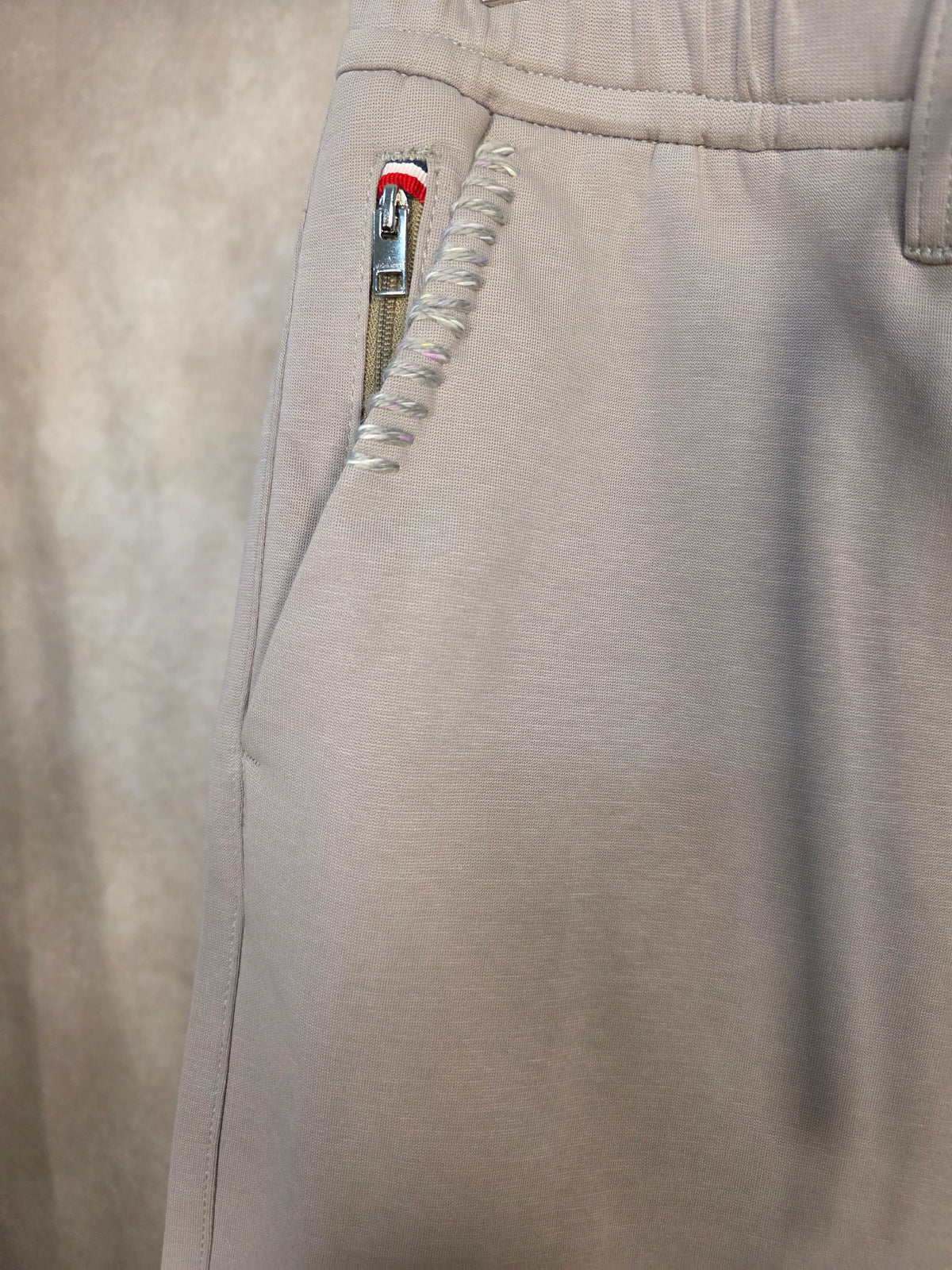 Pantaloni in misto cotone grigio tortora