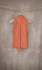 Top satinato con fiocco