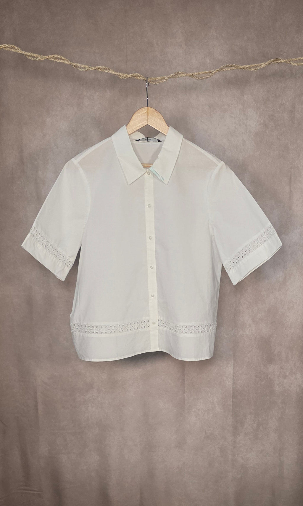 Camicia con inserti di sangallo