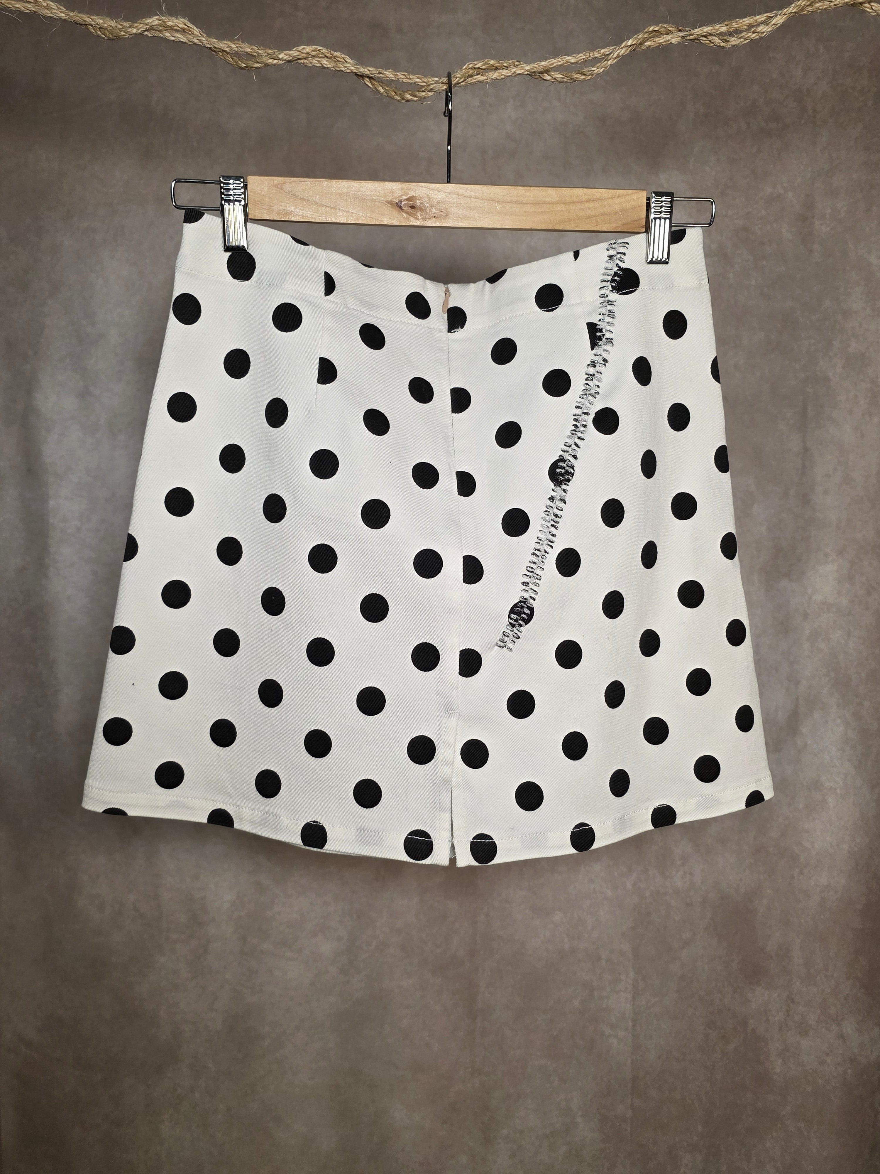 Gonna a pois