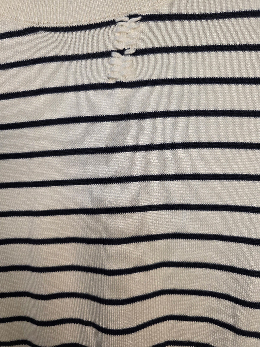 Maglia a righe con scollo rotondo