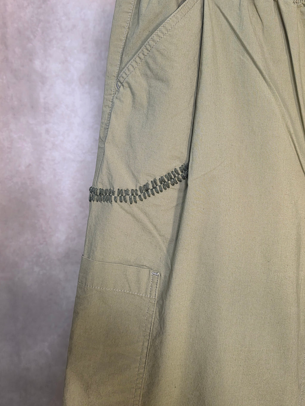 Pantaloni a gamba dritta con vita elasticizzata