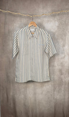 Camicia con le maniche corte a righe