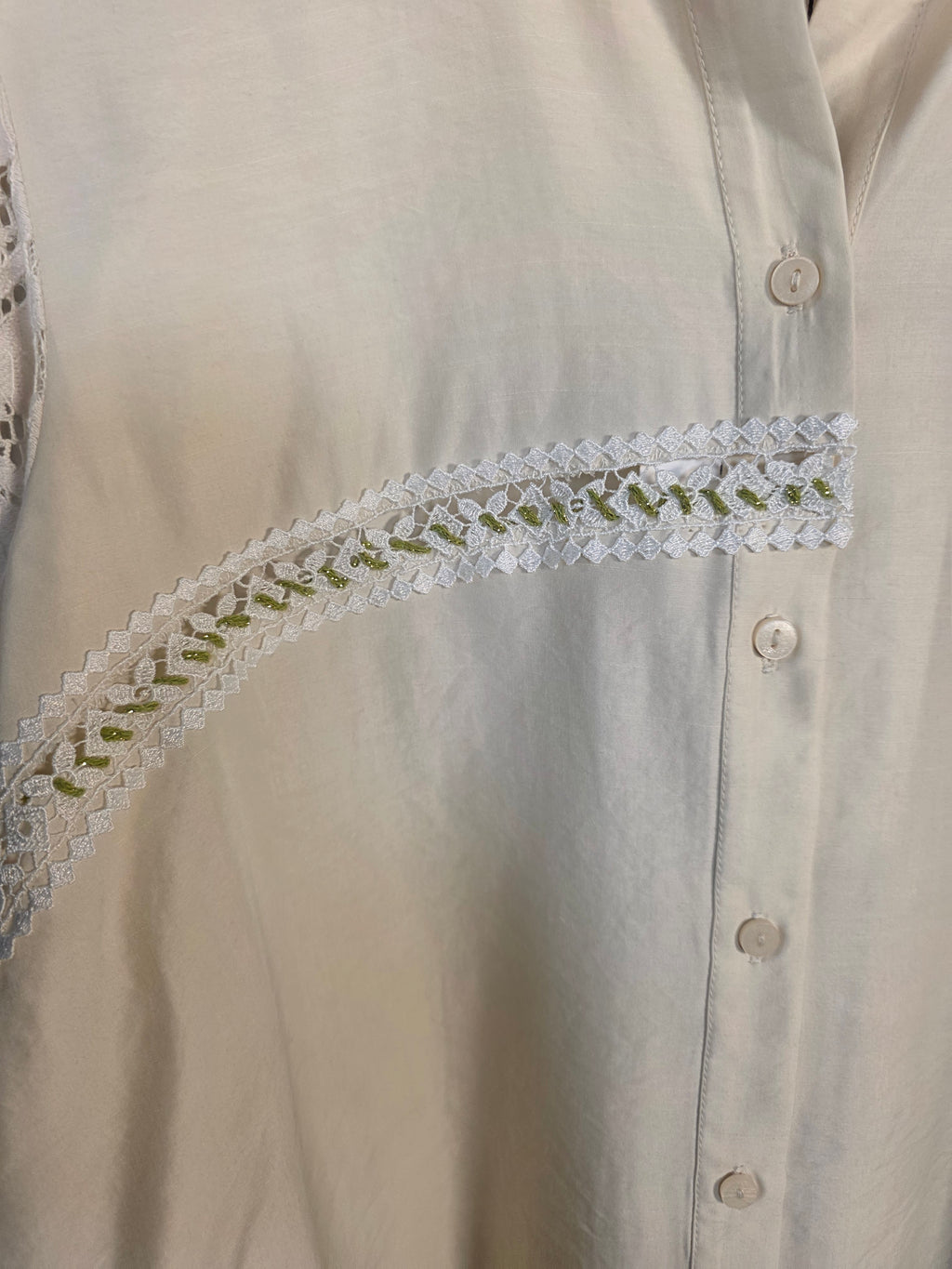 Camicia con maniche in pizzo