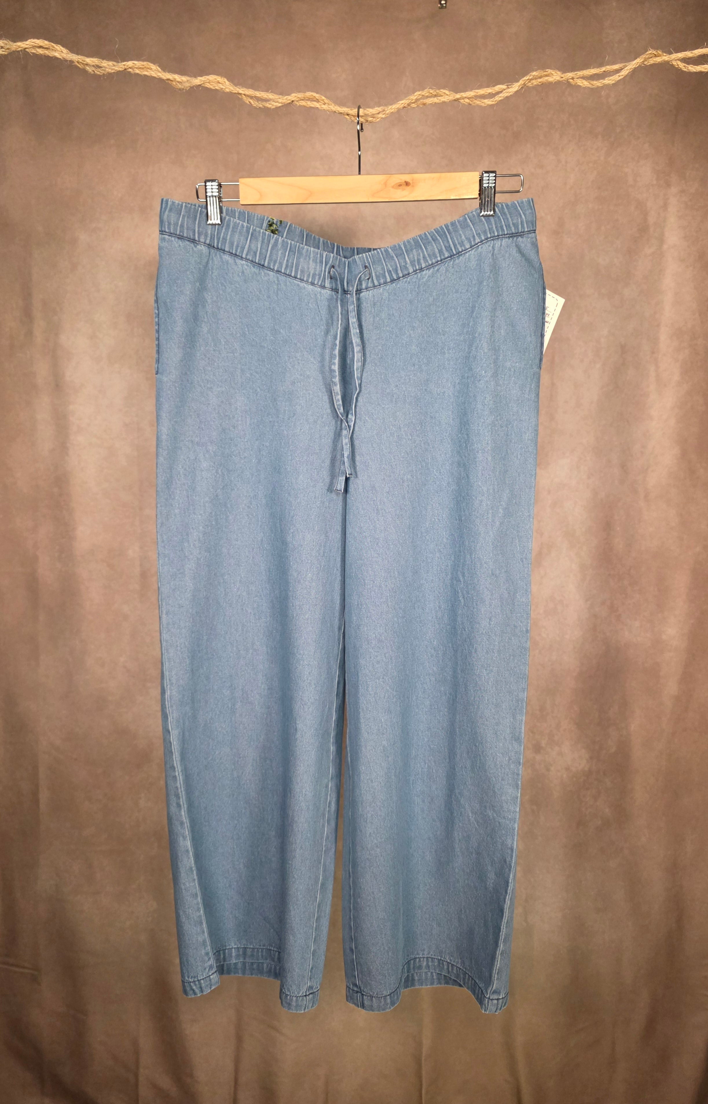 Wide fit jeans