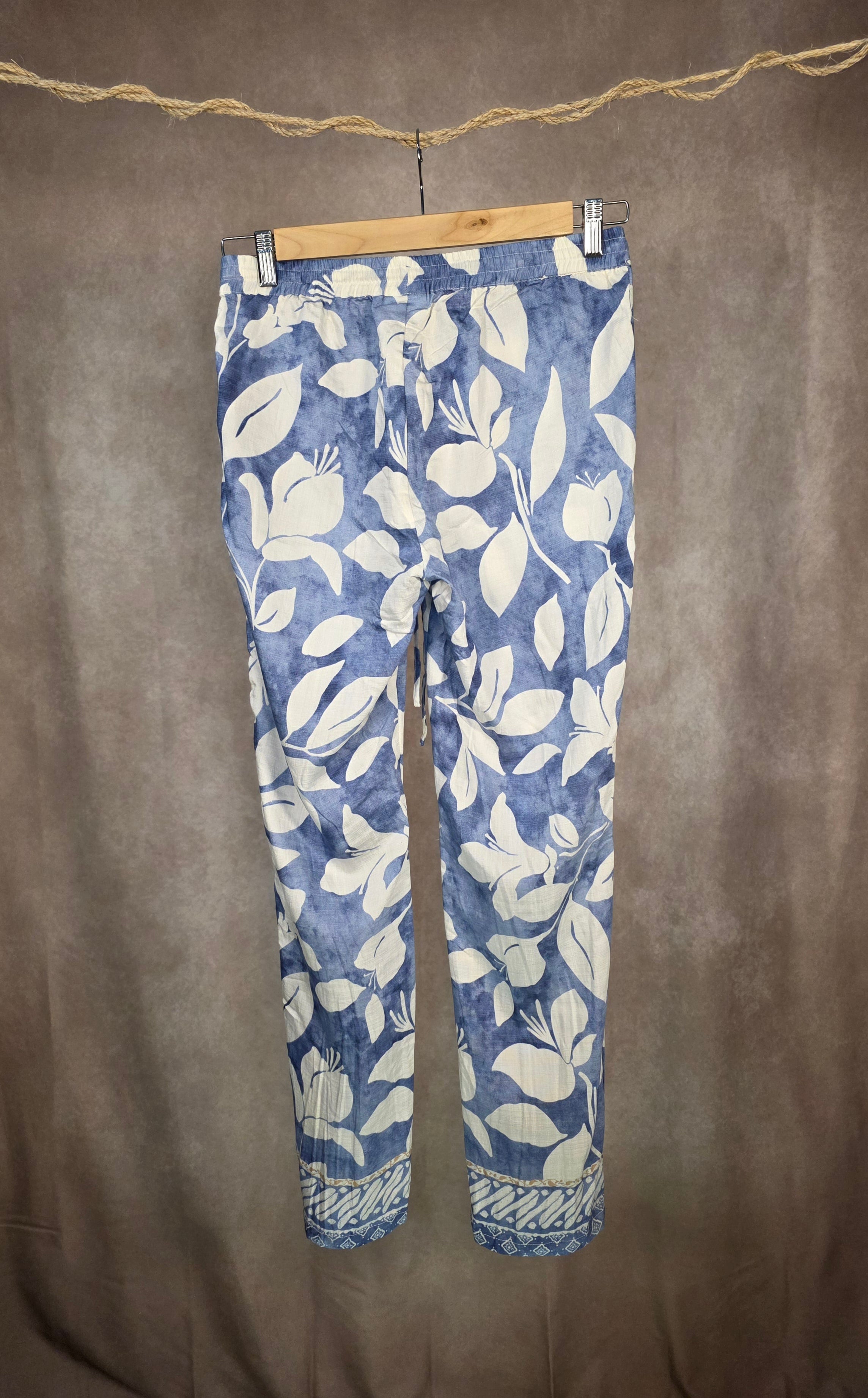 Pantaloni a gamba larga con stampa floreale