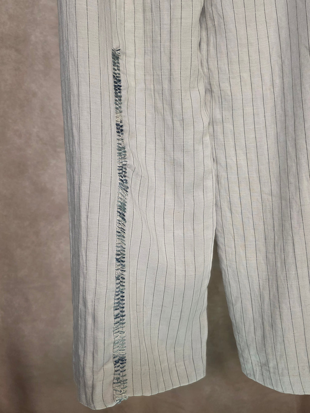 Pantaloni a palazzo gessati