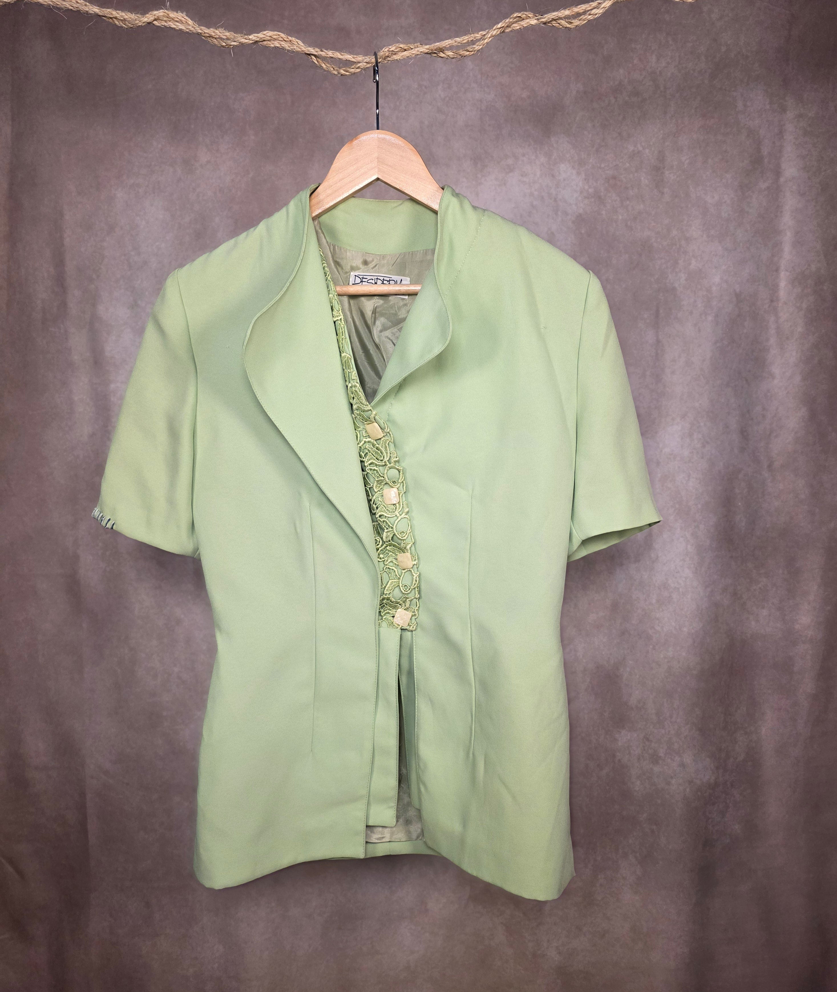 Blazer con dettagli decorativi