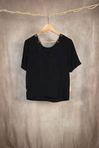 T-Shirt a scollo V in pizzo