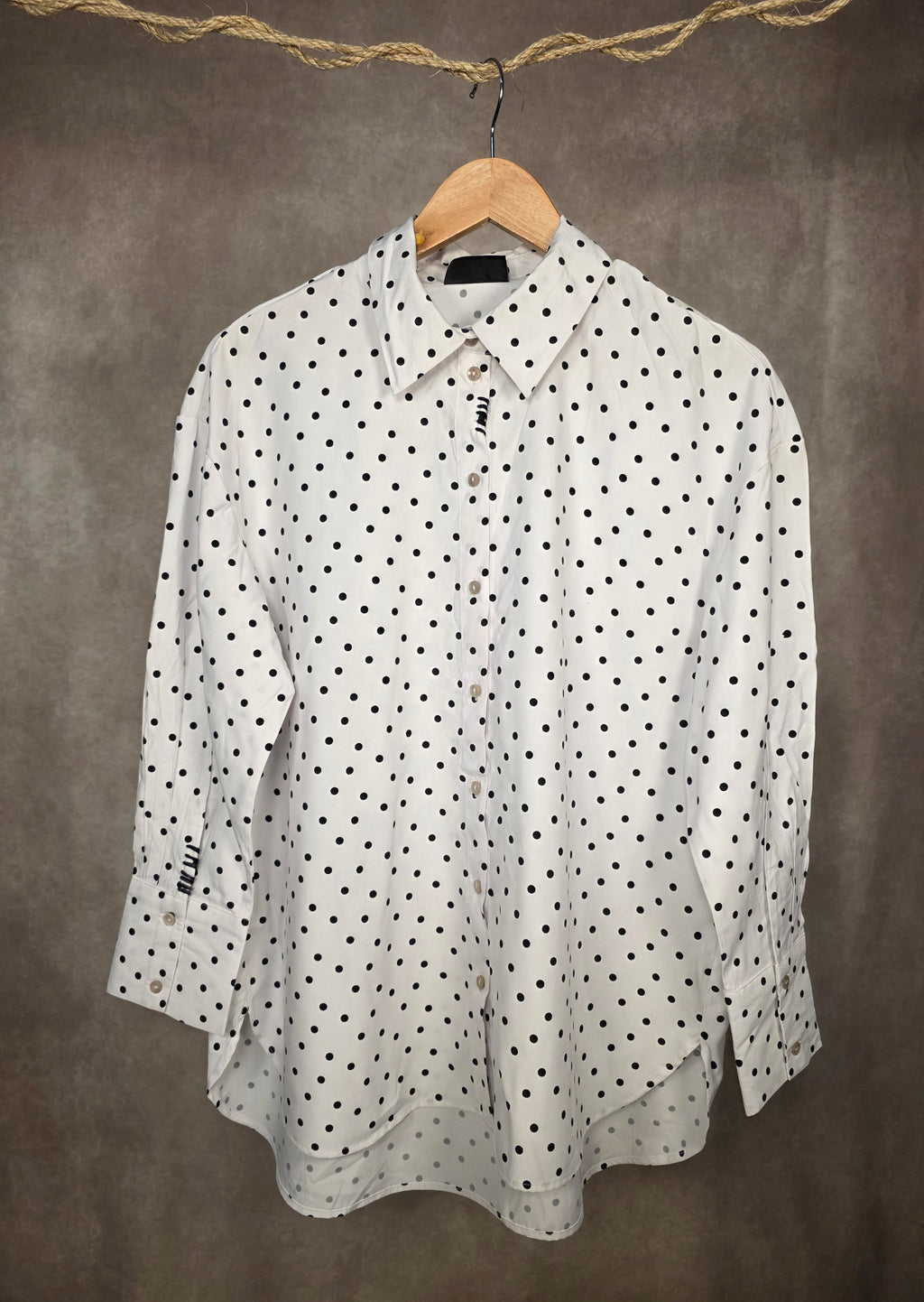 Camicia fluida bianca a pois