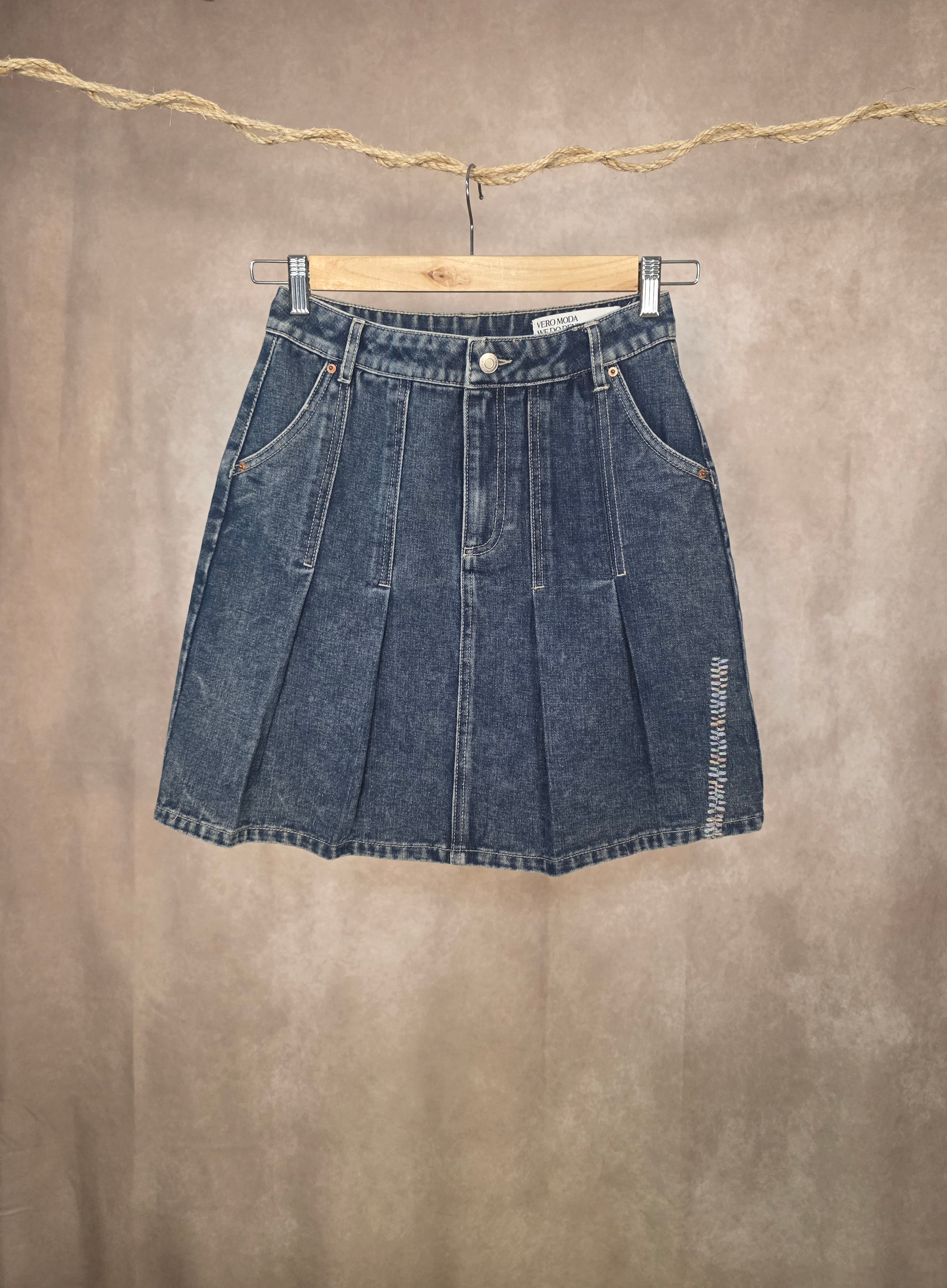 Minigonna a pieghe in denim