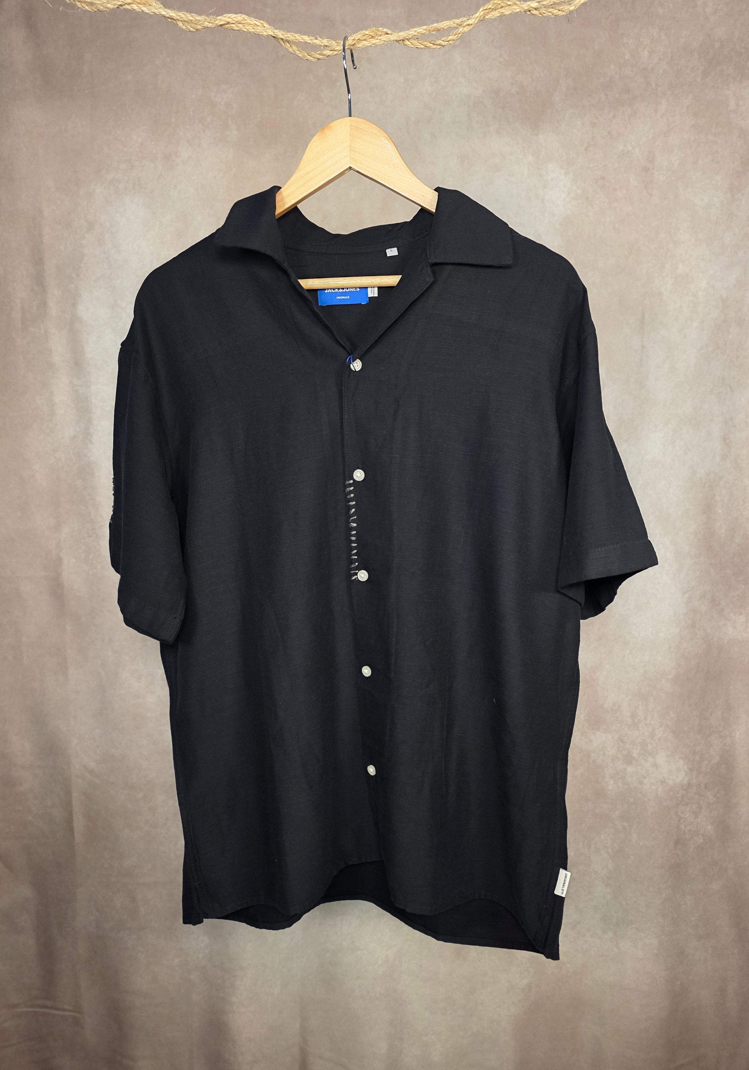 Camicia nera a maniche corte
