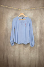 Camicia morbida a scollo V
