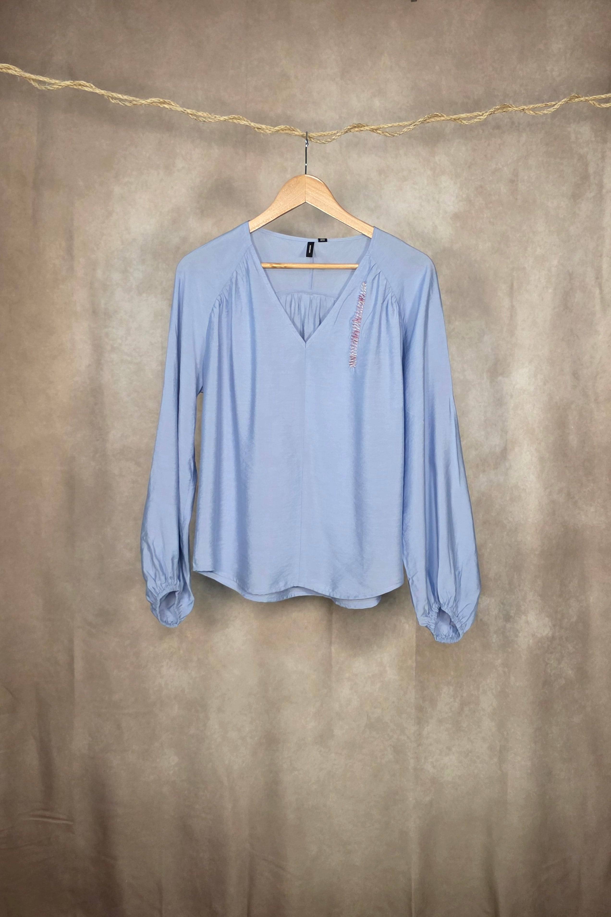 Camicia morbida a scollo V