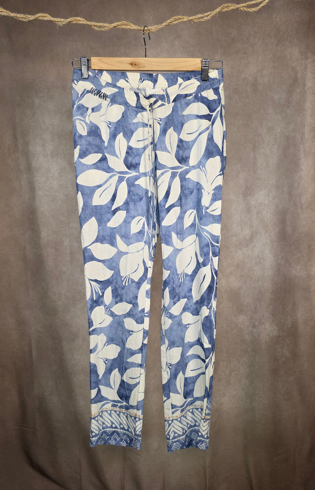 Pantaloni a gamba larga con stampa floreale