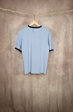 T-shirt di cotone azzurra