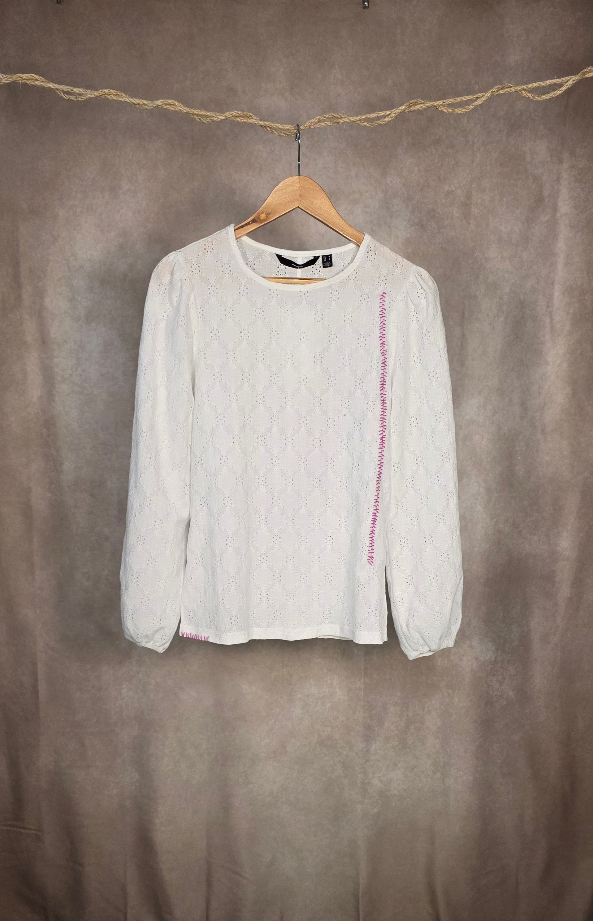 Camicia romantica in sangallo