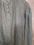 Camicia con motivi floreali ricamati