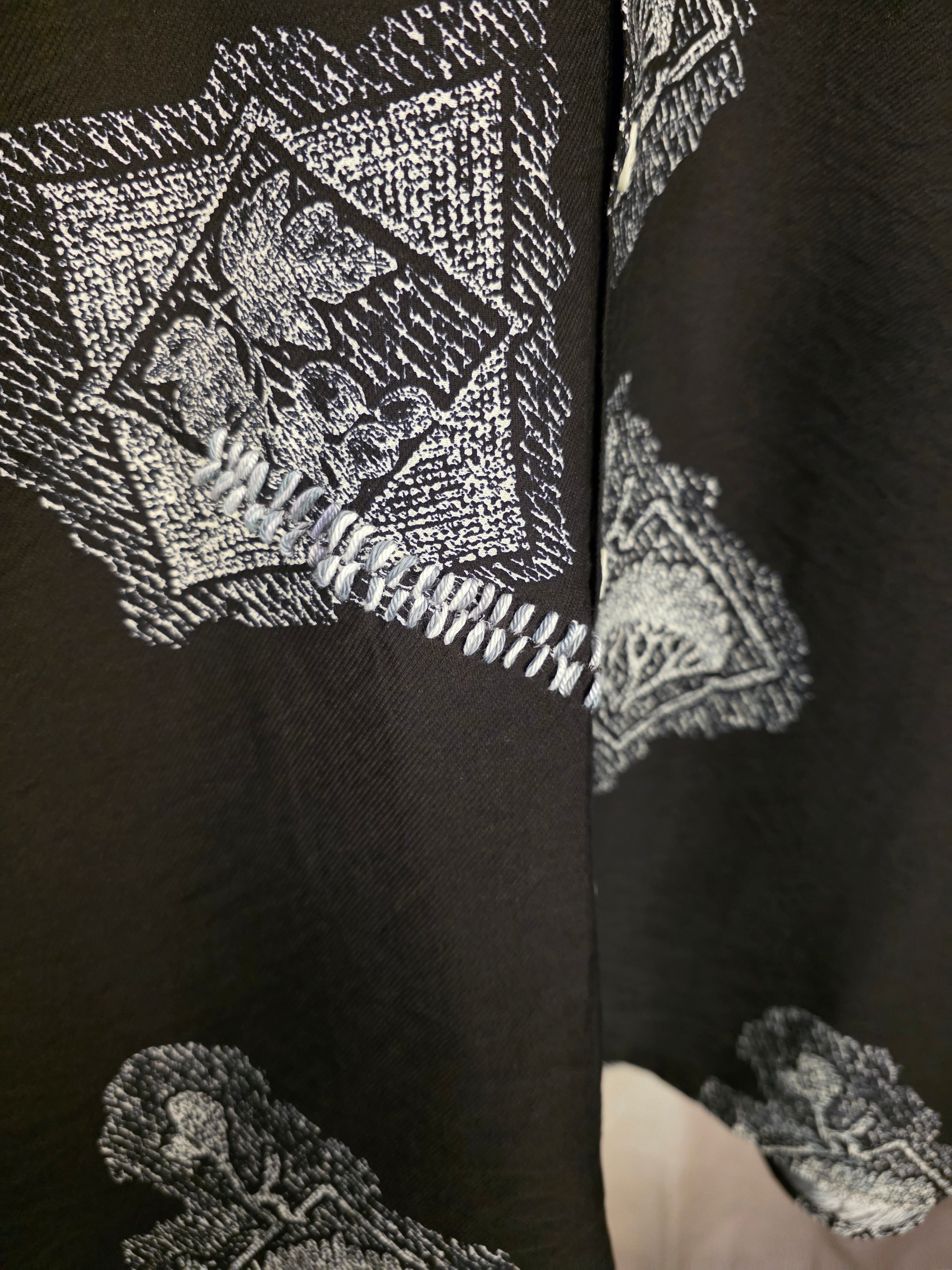 Camicia nera a fantasia