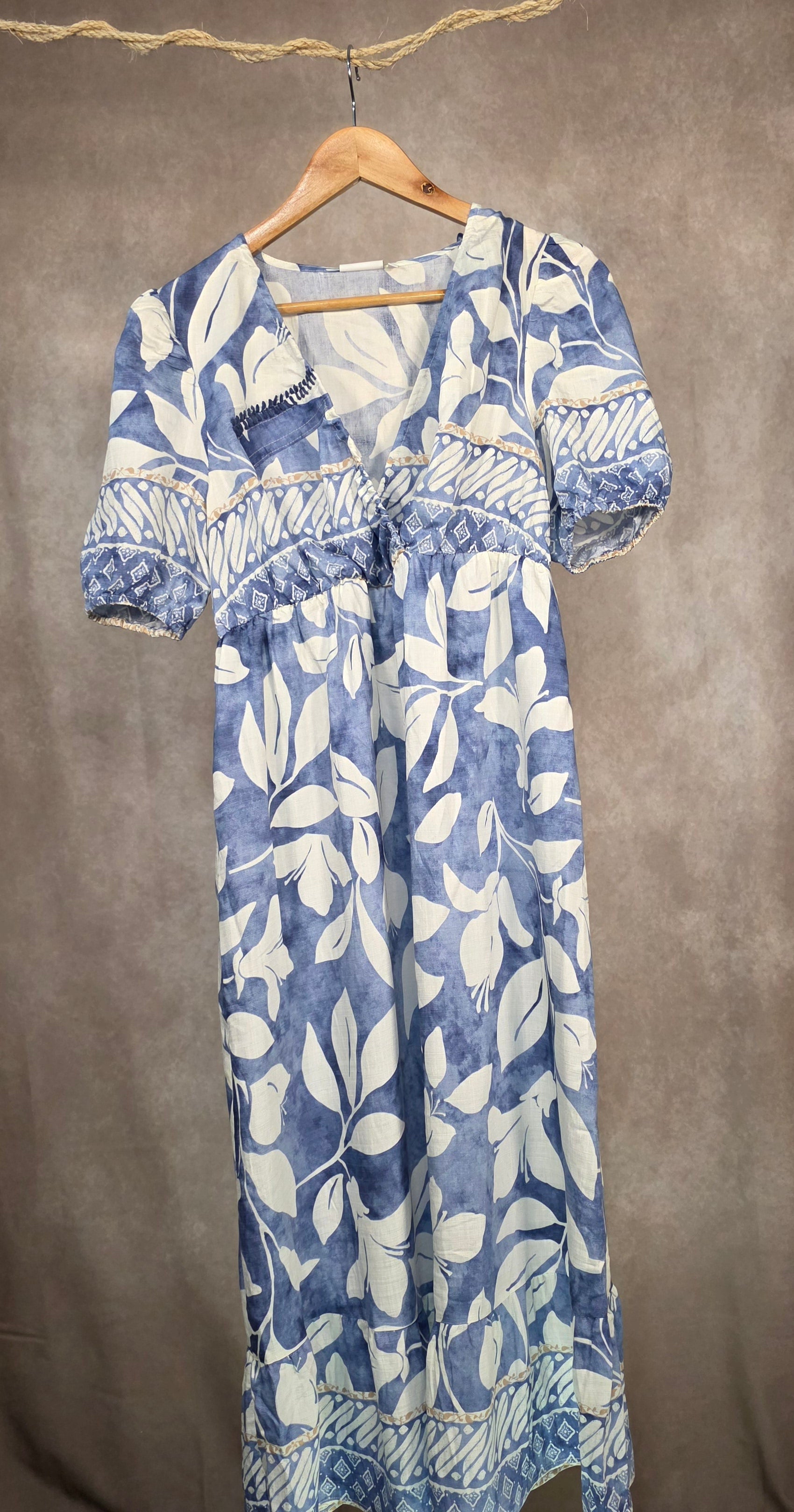 Abito estivo con stampa floreale