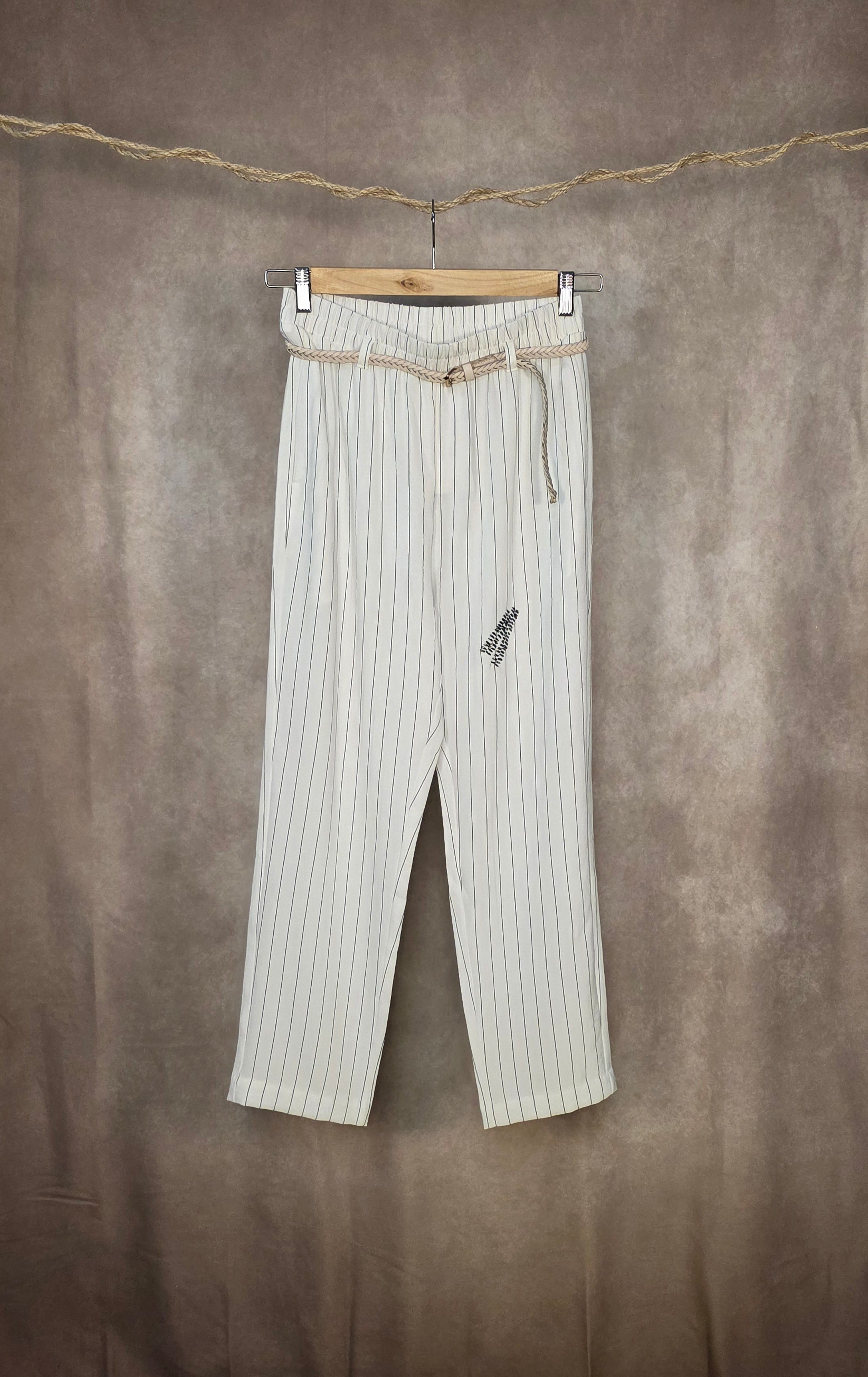 Pantaloni gessati con cinturino