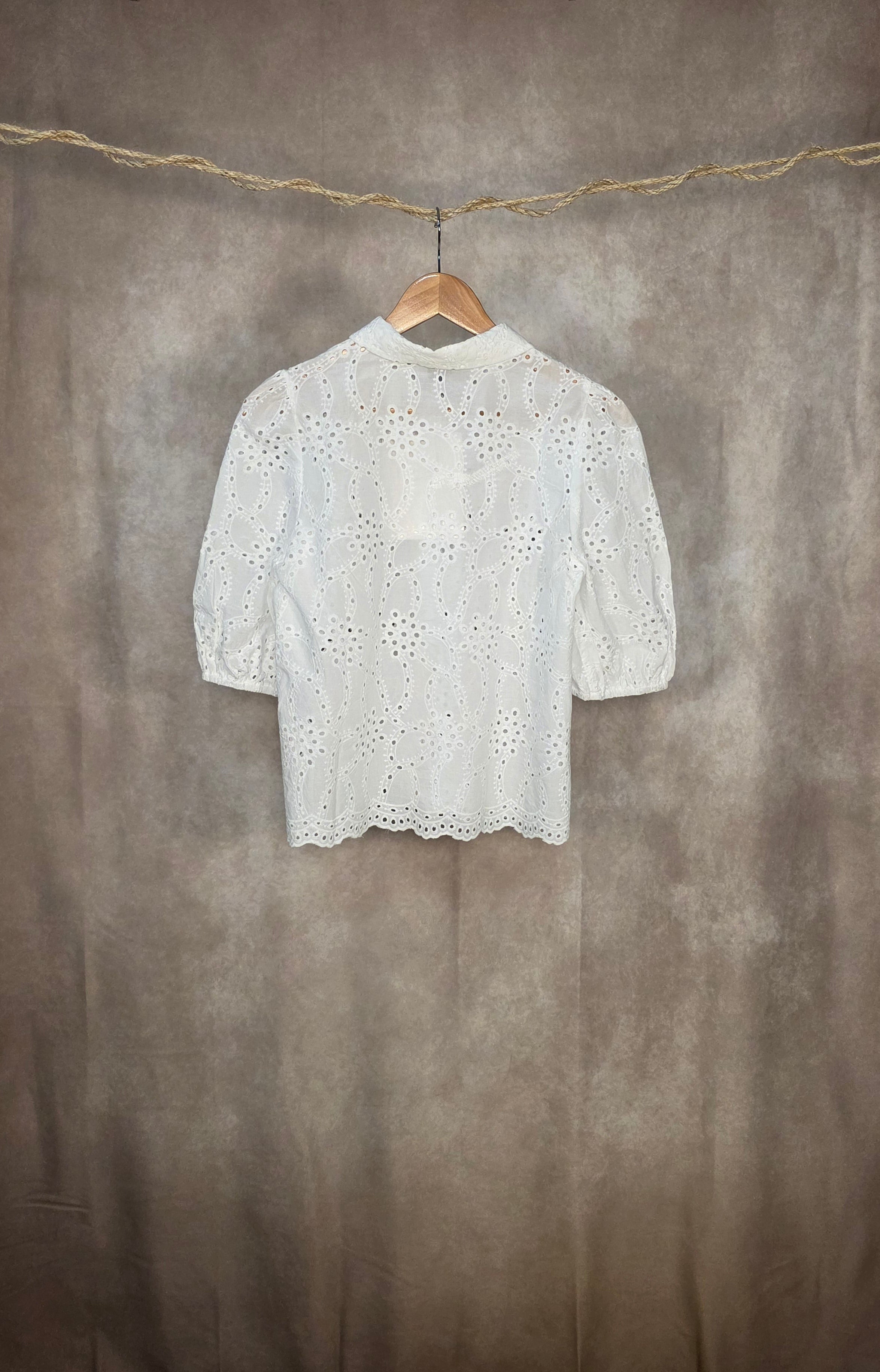 Camicia in sangallo