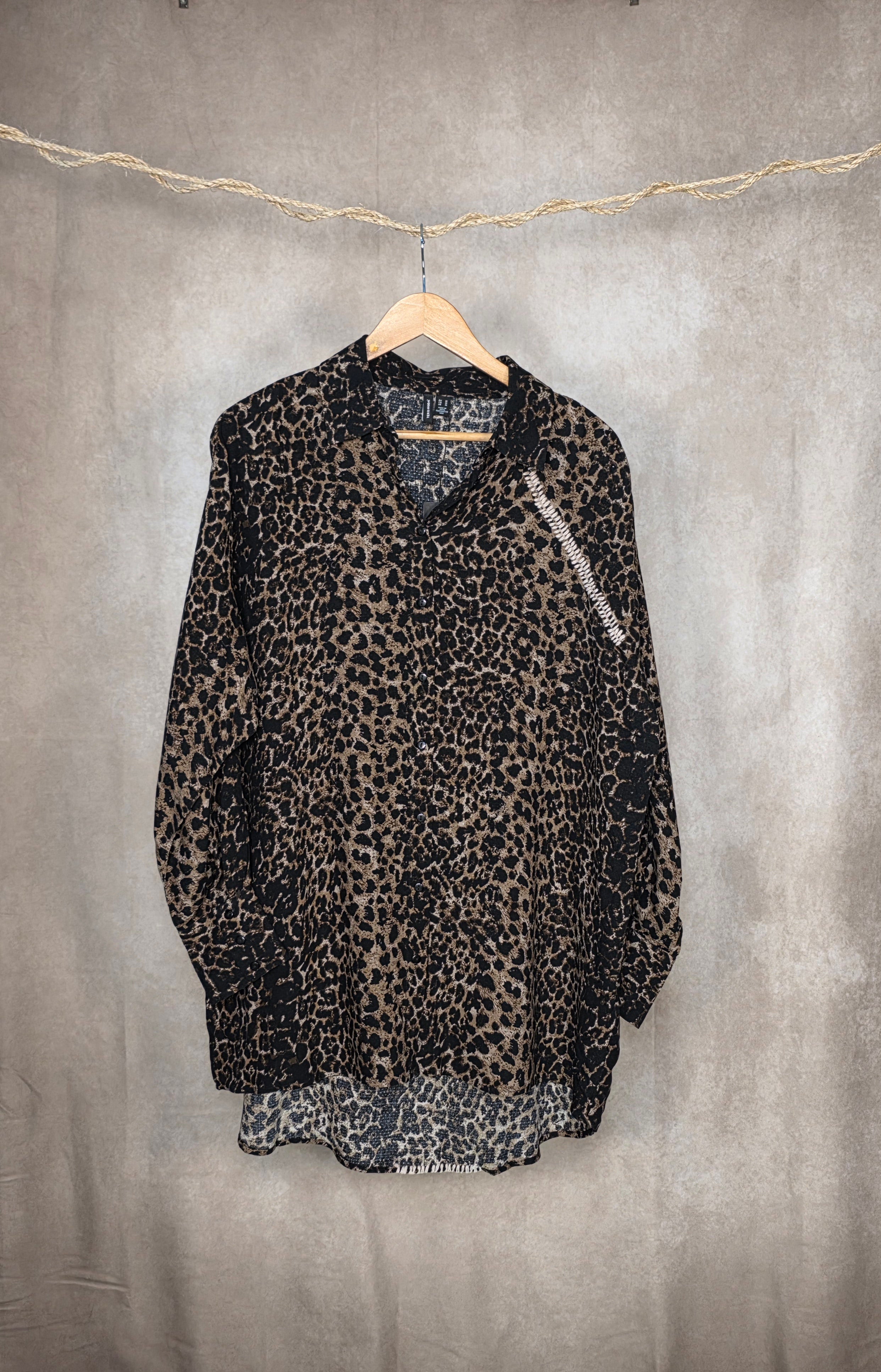 Camicia oversize con stampa animalier